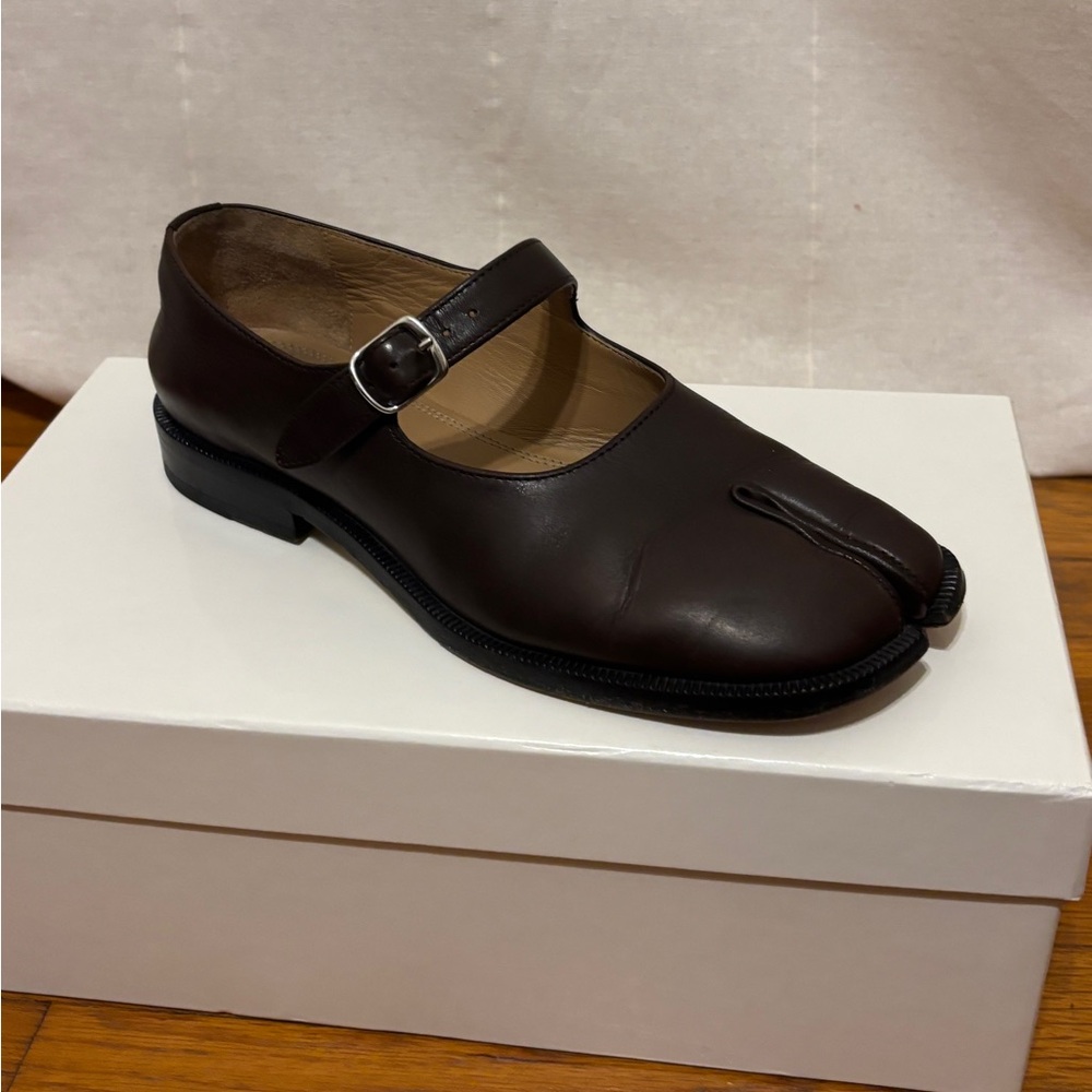 Maison Margiela Tabi Mary Jane flats in Brown 38